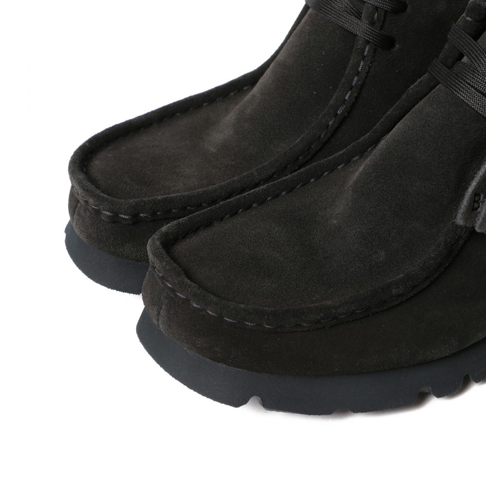 今度はネイビーだ】BEAMSが人気再燃中のクラークスに全天候型