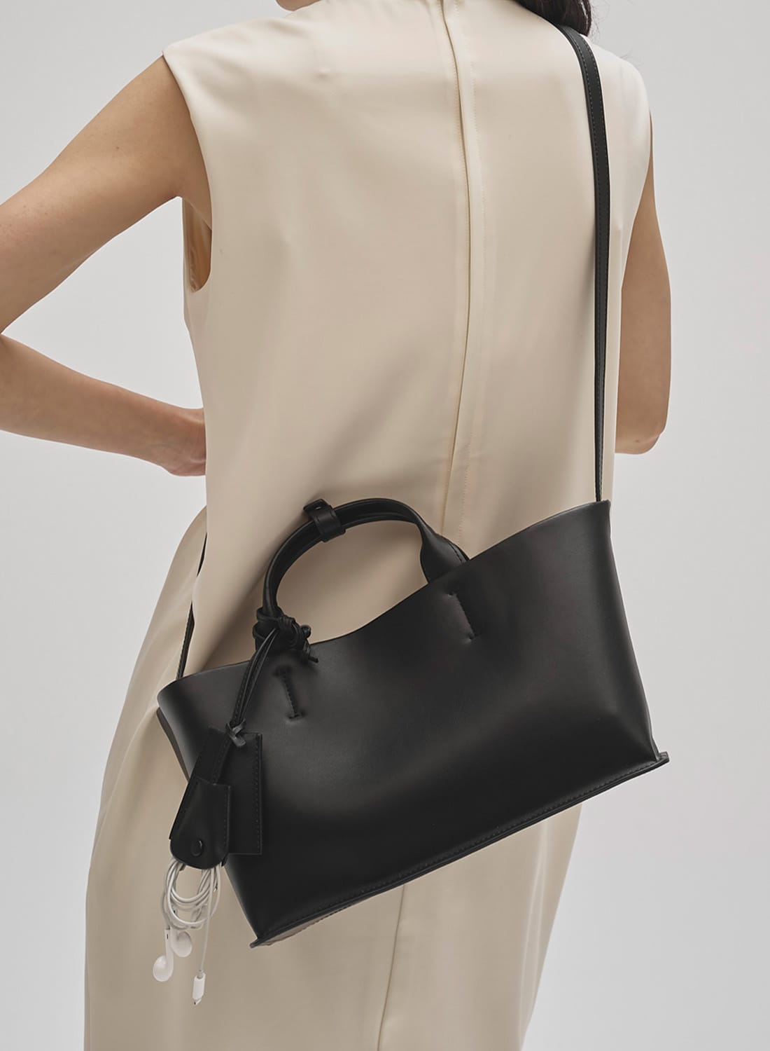 USEFUL LEATHER BAG (M)|ユーズフル レザー バッグ (M)ユーズフル