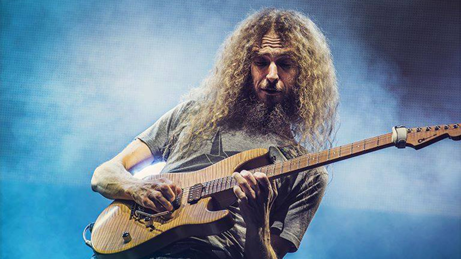 Guthrie Govan(ガスリー・ゴーヴァン）｜Modern Guitar Dive