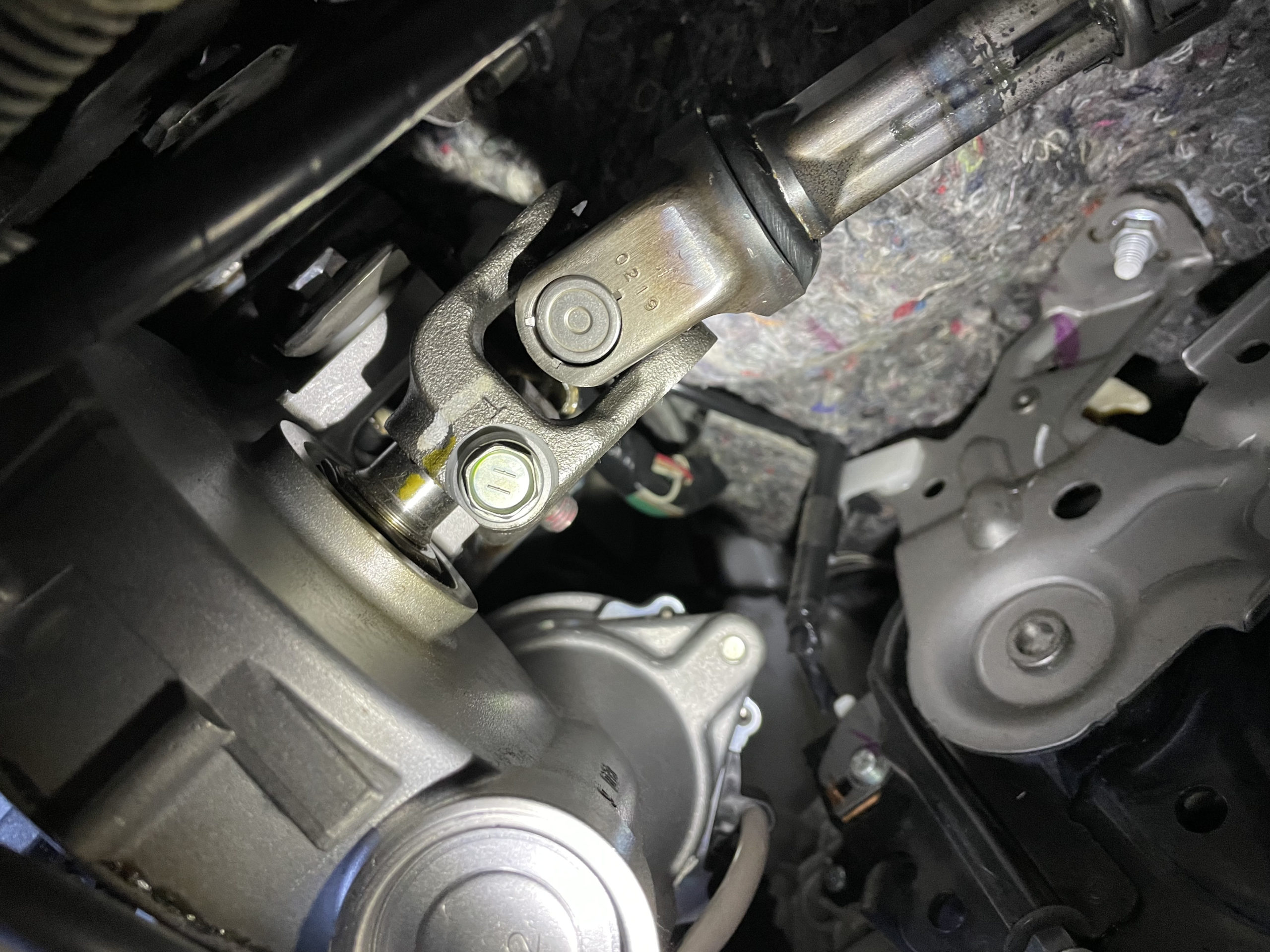 TOYOTA エスティマ HYBRID AHR20 インタミシャフト 交換 | 【 車検