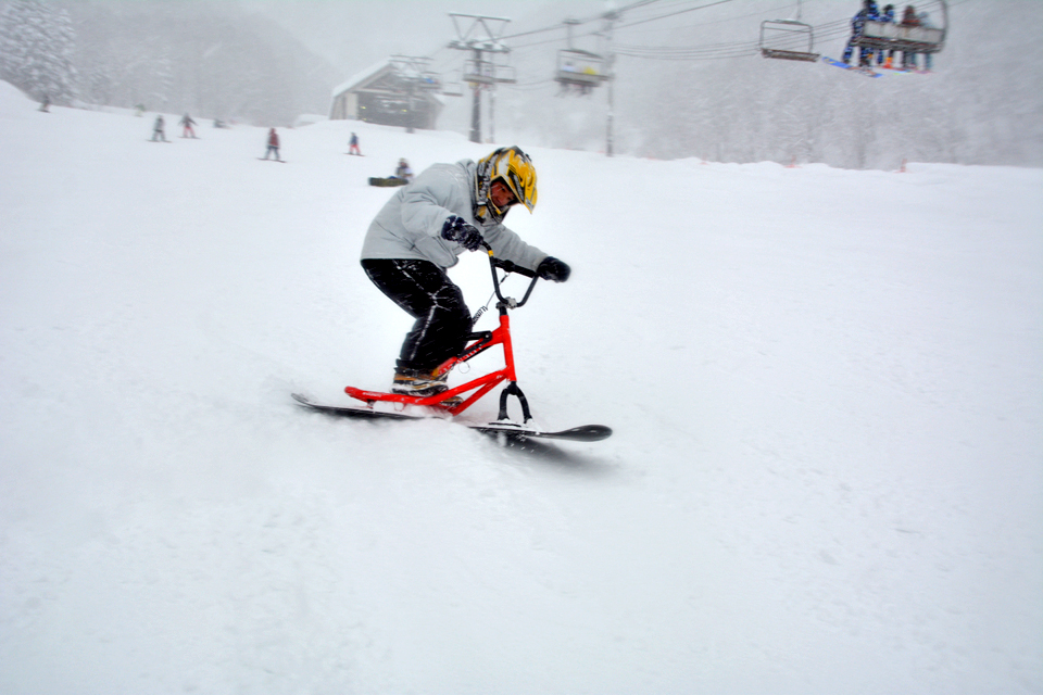スノーモト編】スキー場でできるバイク遊び？スノースクート