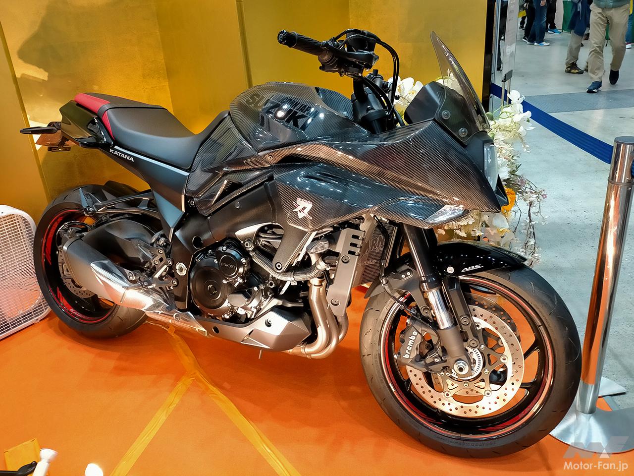 西部警察Ⅱの黒カタナ（鳩村仕様）＆カーボンカウルの現行KATANA改