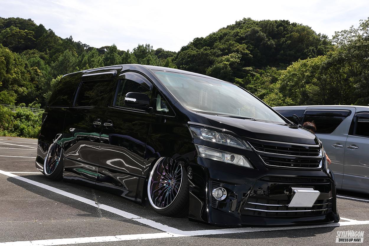 低さをとことん研究中の20系トヨタ・ヴェルファイア！ 車高調3セットを