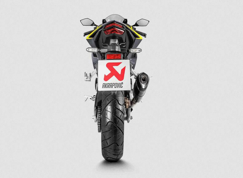 Akrapovic (アクラポヴィッチ) スリップオンマフラー・カーボン