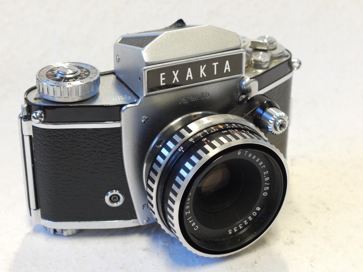 Exakta Varex IIb 35mm SLR with Prism & Waist-level finder + Carl