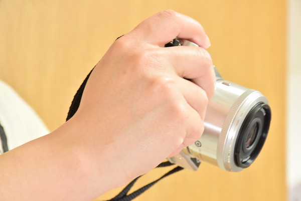 ニコン1 J5の18.5mm単焦点と標準レンズの画質を比較！レンズキットの