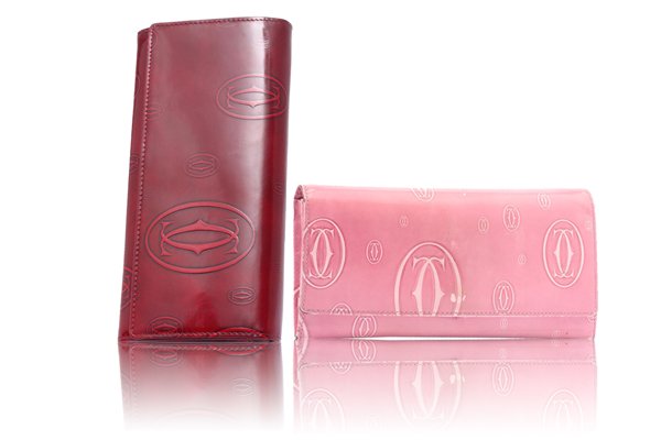 カルティエのハッピーバースデーはレザーアイテムの代表作