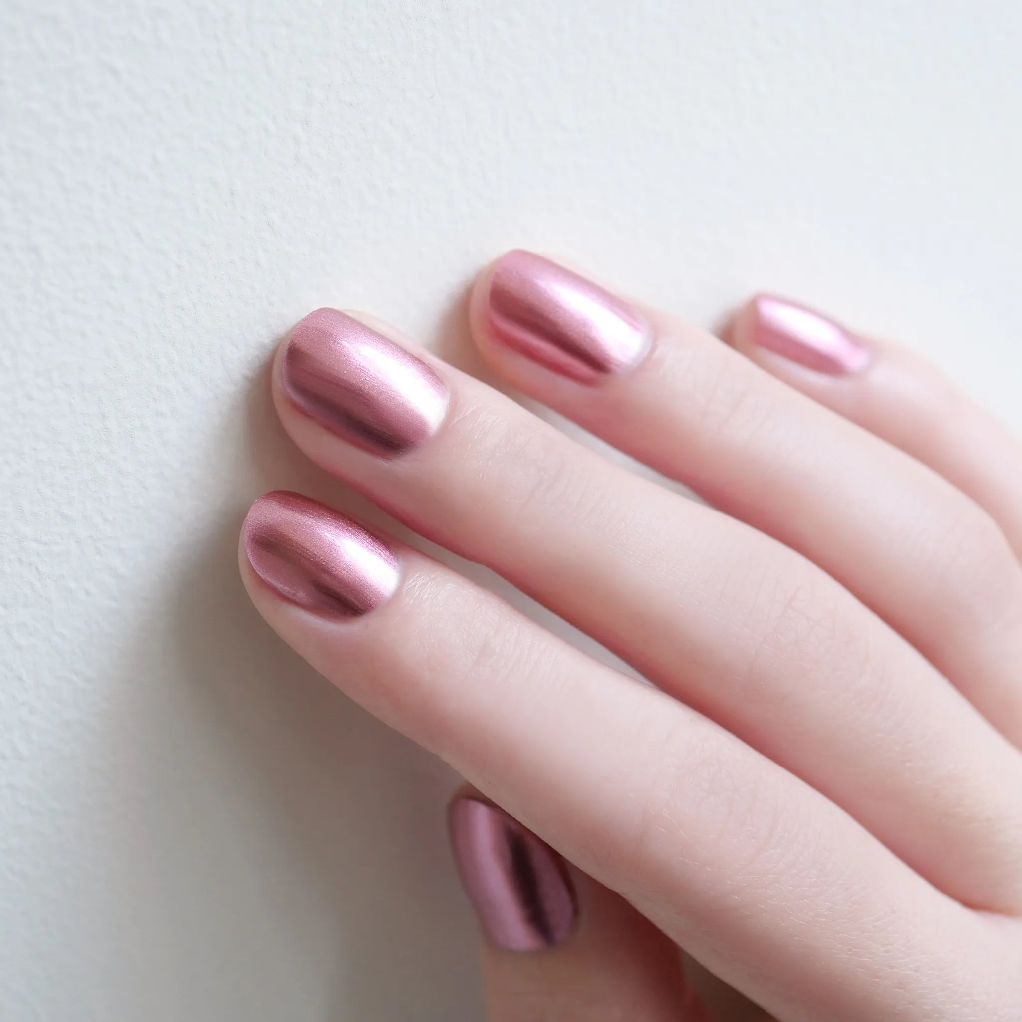 ミラー クローム・ユーアー ビーイング クロマティック | NAILS INC