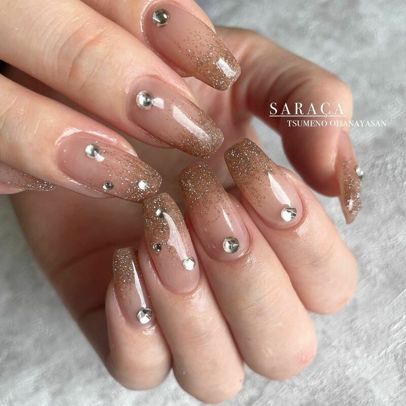 セルフ】簡単にできるネイルパーツの付け方は？必要なアイテムと取れ