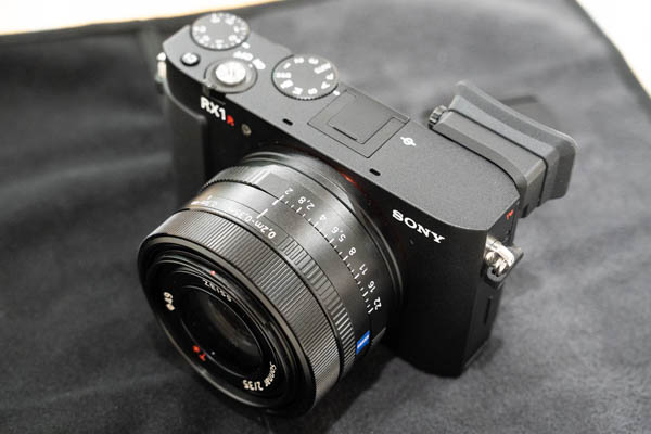 サイバーショット DSC-HX99 開梱レビュー｜RX100M6と外観比較！