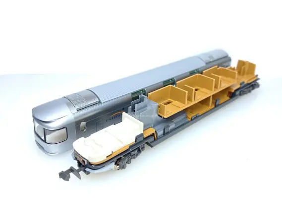 E26系「カシオペアクルーズ」入線です。 特製スリーブ仕様 KATO 10