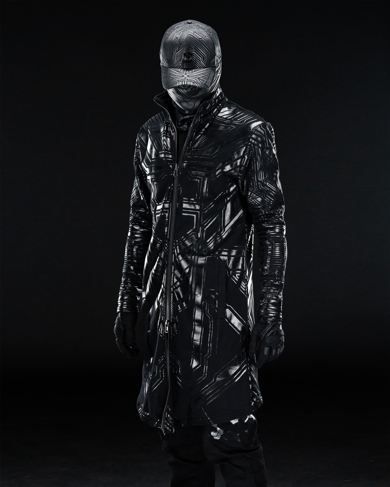 BLACK ON BLACK ZYPHR 2 FUTURISTIC TECHWEAR MANTLE