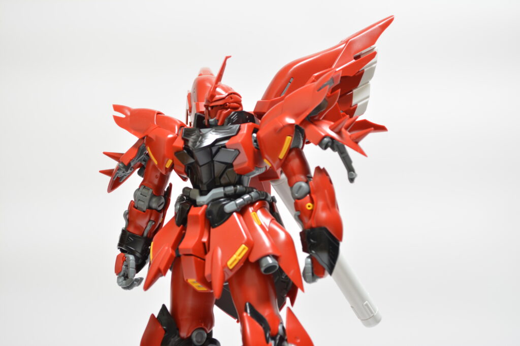 MG 1/100 シナンジュVer.kaの素組を眺めて