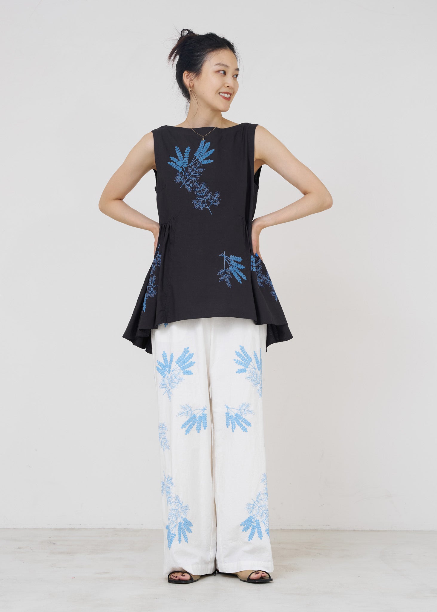 Cotton Linen Plants Embroidery Pants | Pasand by ne Quittez pas