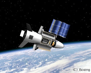 スペースX、米空軍の無人スペースプレーン「X-37B」の打ち上げに成功