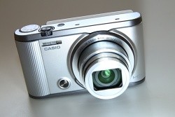 デジタルカメラの写真をスマホで簡単共有 - カシオ「EXILIM EX-ZR1700