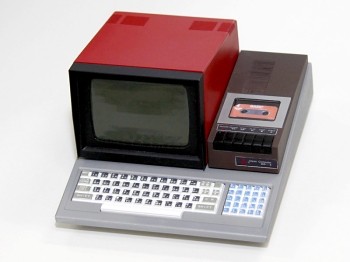おっさん感涙!! 「pasocomMini MZ-80C」を見て触った | マイナビニュース
