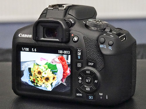 キヤノン、スマホ連携を強化した一眼レフ入門機「EOS Kiss X90