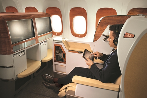 エミレーツ、羽田＝ドバイ線に777-300ER--新ビジネスクラスのサービス