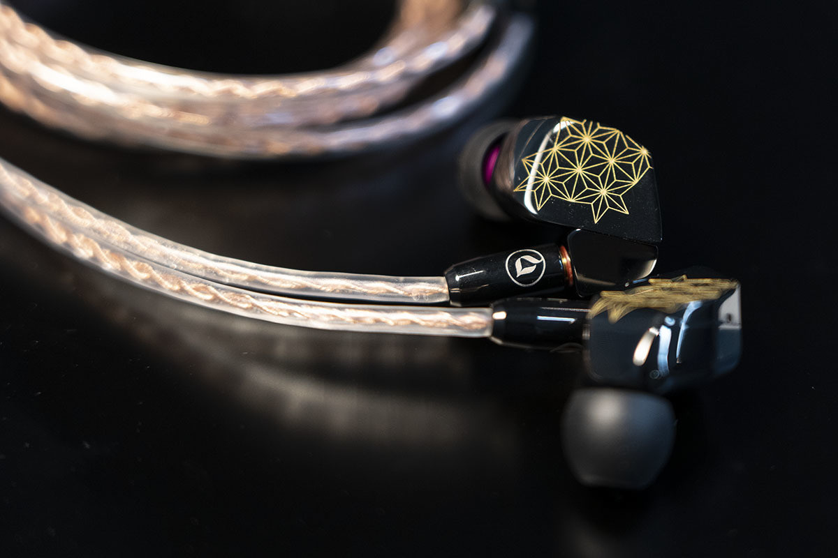 final、DITAと共同開発した漆塗りのイヤホン「SHICHIKU.KANGEN－糸竹