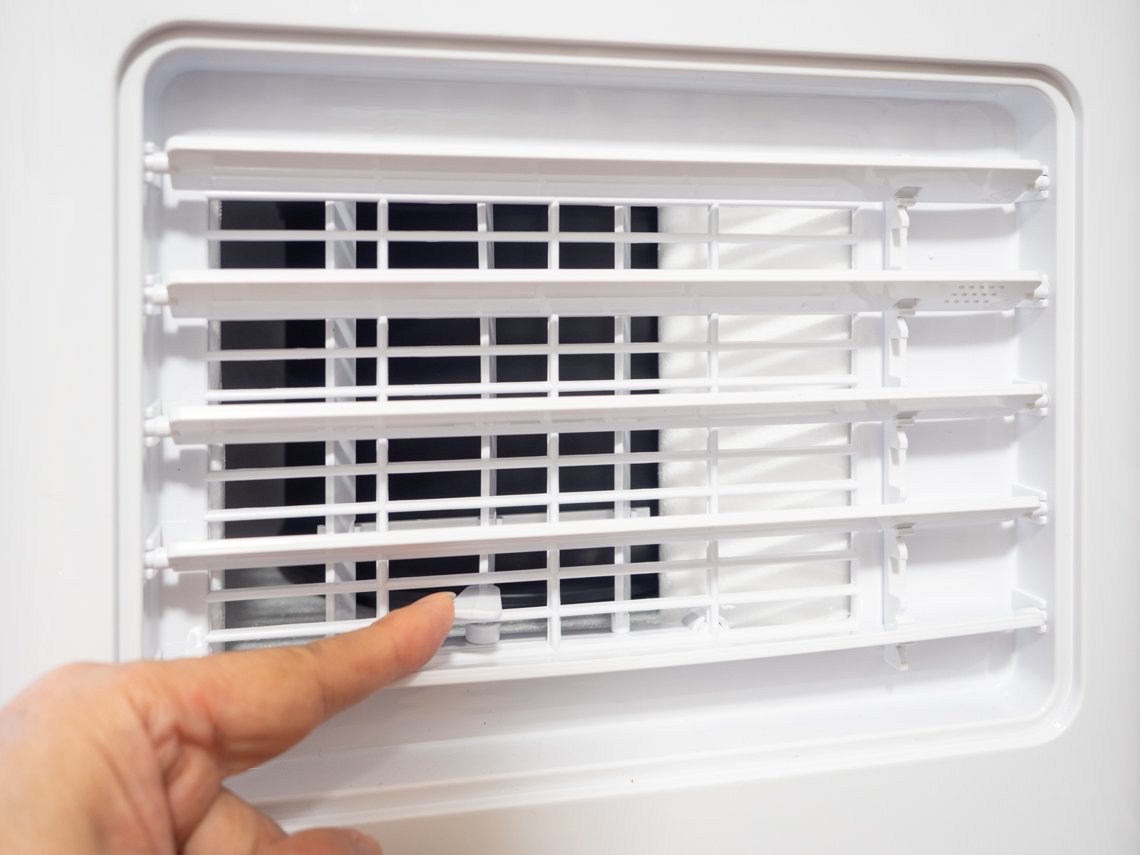 工事不要ですぐ使えるドンキの「どこでも置くだけエアコン」、本当に