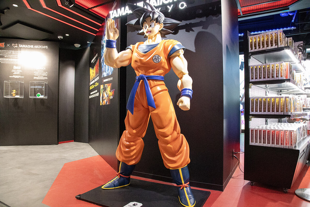 ドラゴンボール」シリーズのフィギュアが大集合！東京・秋葉原で