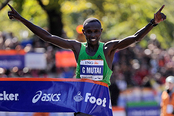 Geoffrey Mutai Sprints to Record Finish at 2011 NYC Marathon