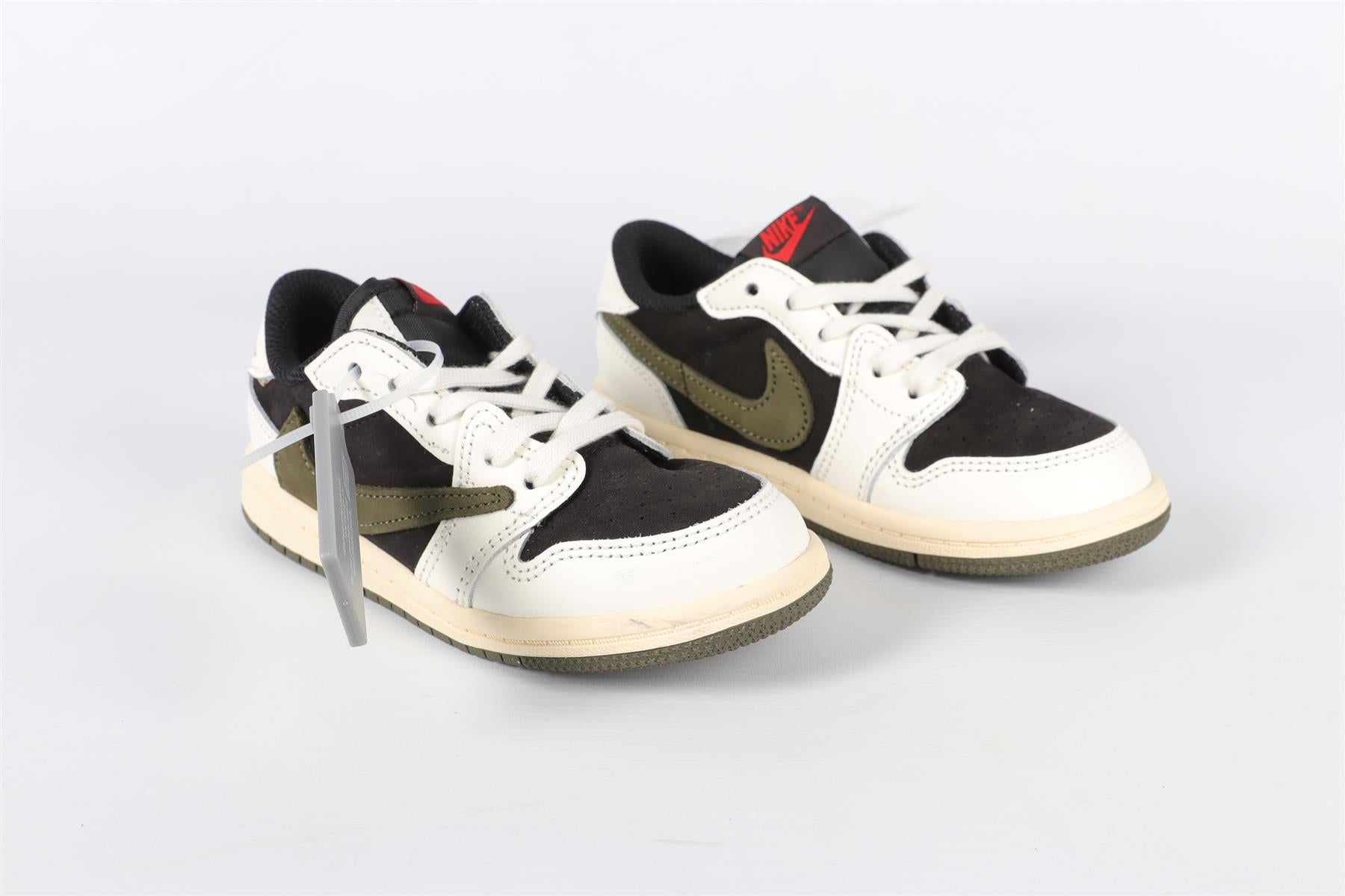 NIKE + TRAVIS SCOTT BLACK KIDS AIR JORDAN 1 LOW OLIVE SNEAKERS EU