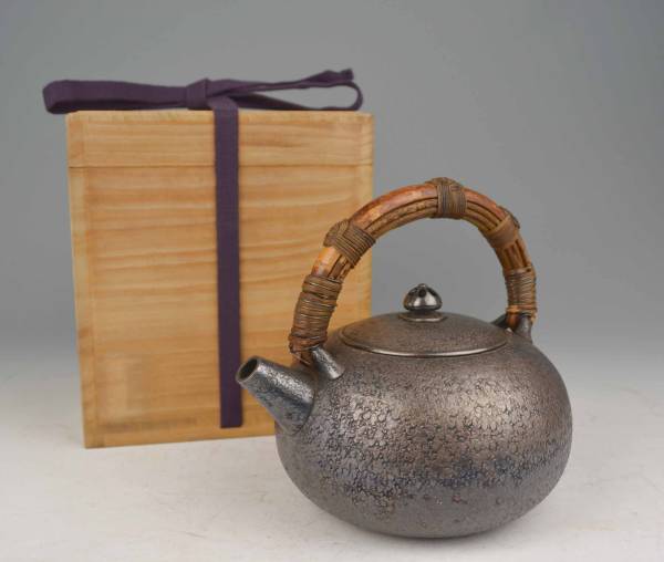 尚美堂の銀瓶をお買取しました｜骨董品に関するコラム【骨董・古美術