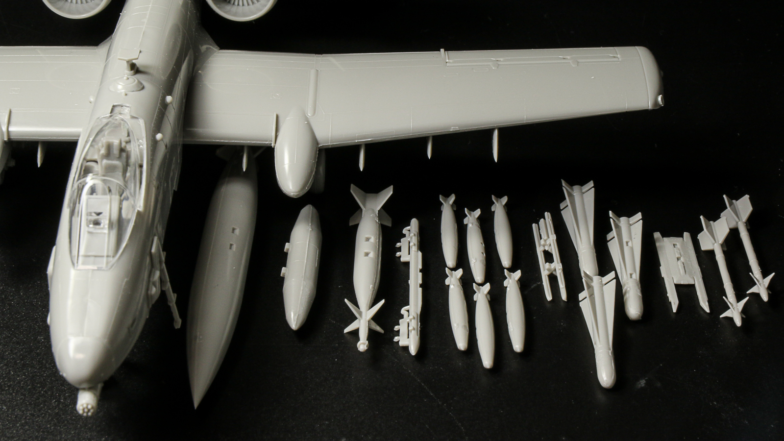 ハセガワ1/72飛行機模型ピックアップ! 一度見たら忘れられない強烈な