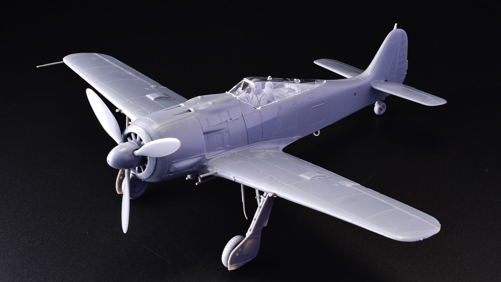 花金だ！仕事帰りに買うプラモ。傑作ドイツ戦闘機で花金の夜に突撃