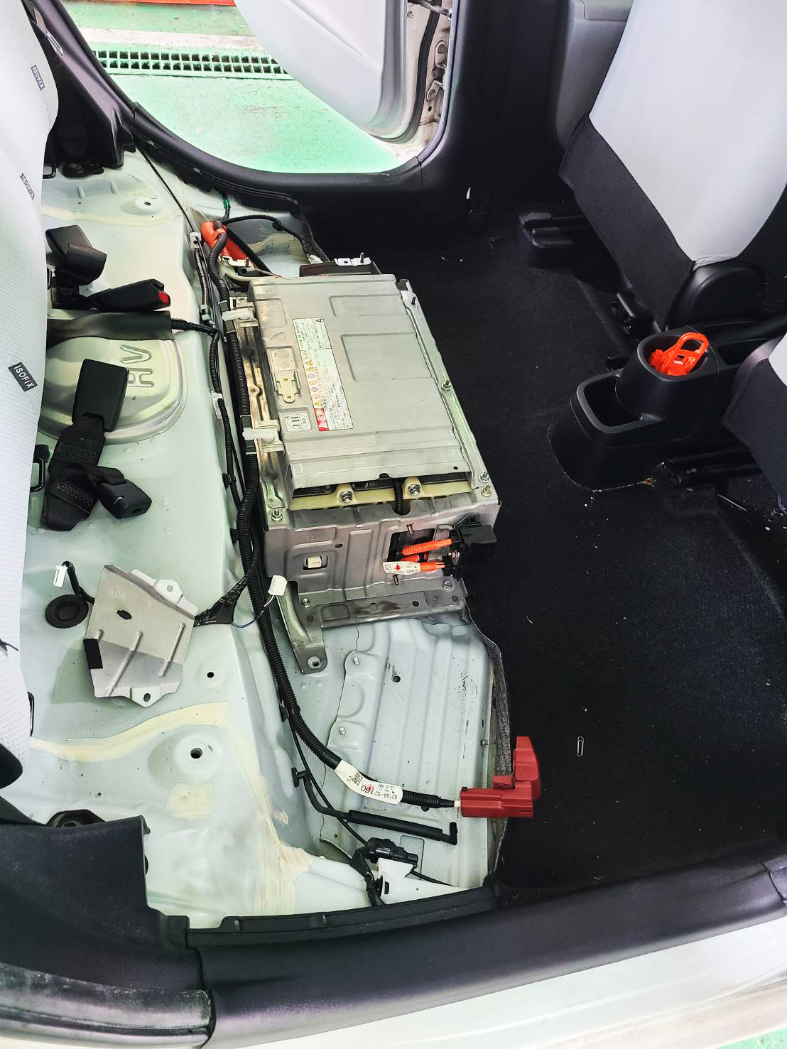 整備日誌 No.017 トヨタ アクア ハイブリッドバッテリー交換 | 西萩自動車