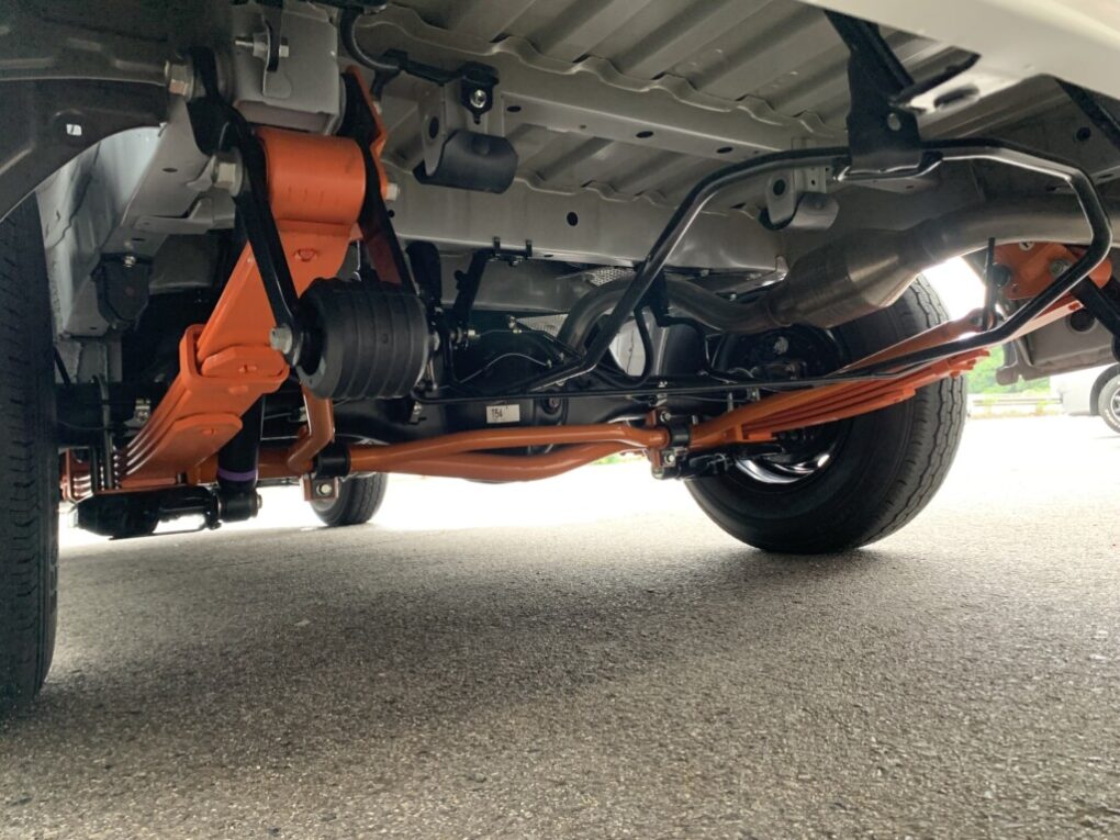 足回り・乗り心地改善｜愛知県のハイエースカスタム専門店NONIDEL