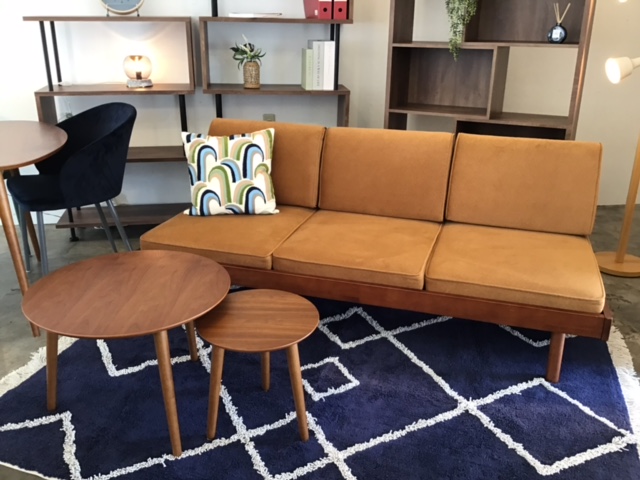 ソファのご紹介】大人気北欧ヴィンテージスタイルのアームレスソファが