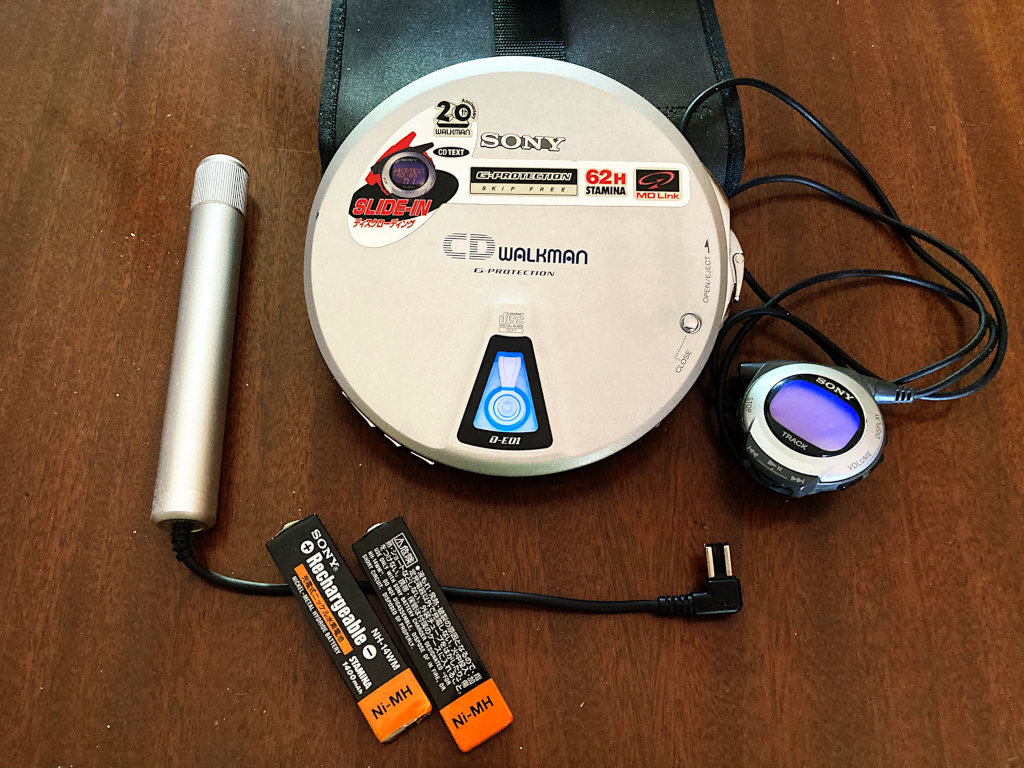 My coolest, outdated retro device—The Sony D-E01 CD Walkman