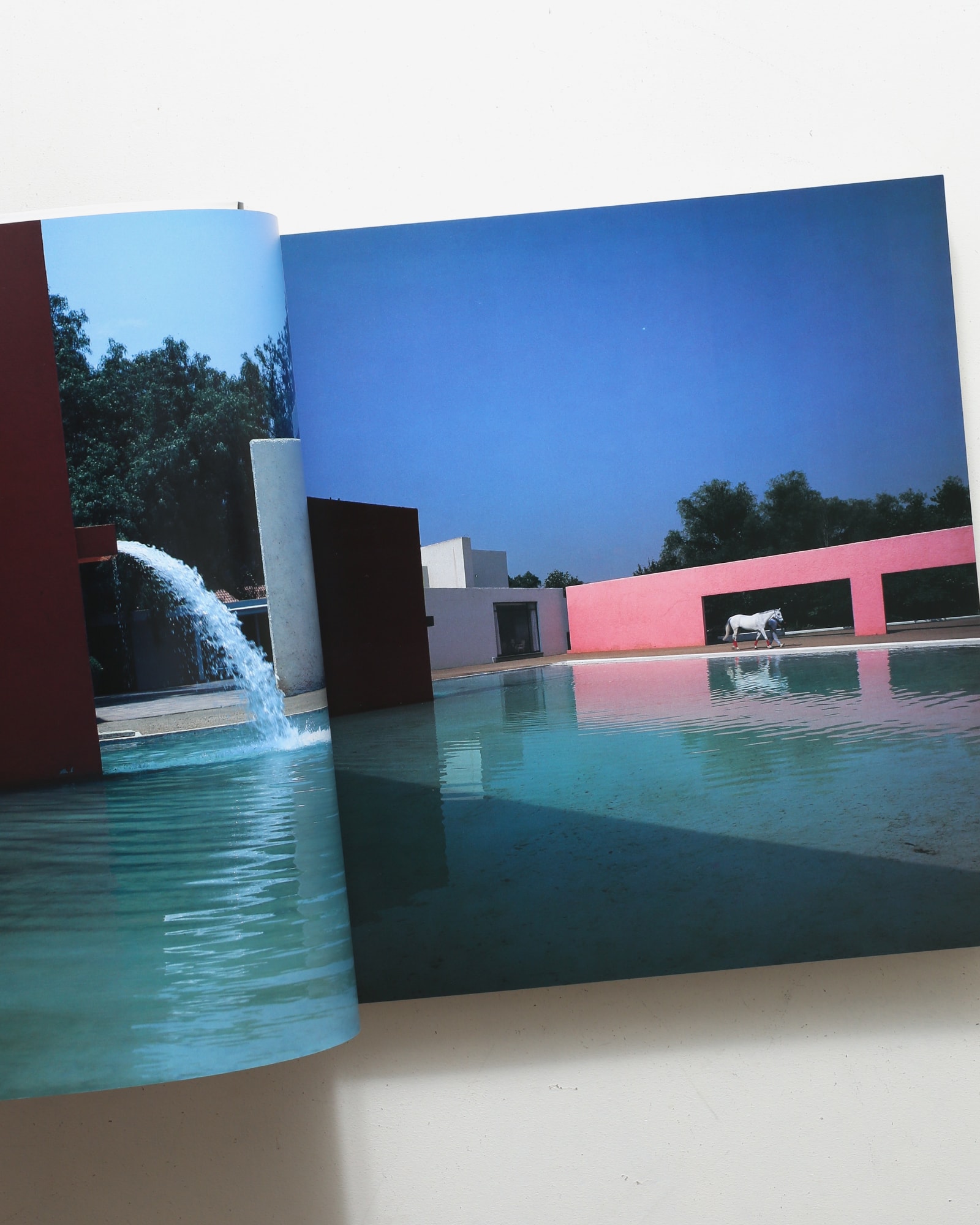 ルイス・バラガンの建築 改訂版 | 齋藤裕 | nostos books ノストスブックス