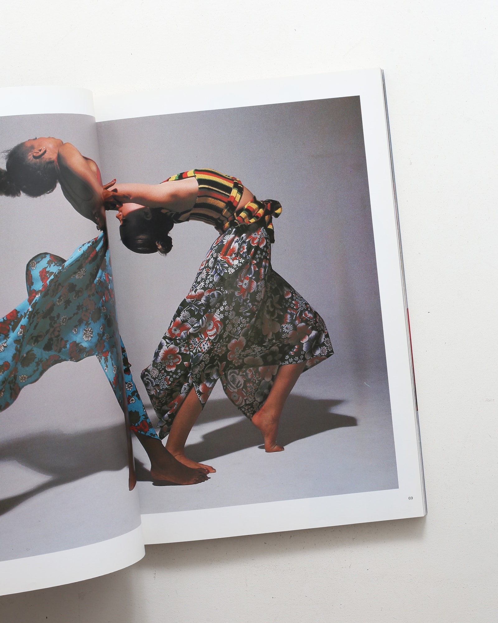 三宅一生の発想と展開 Issey Miyake East Meets West | nostos books