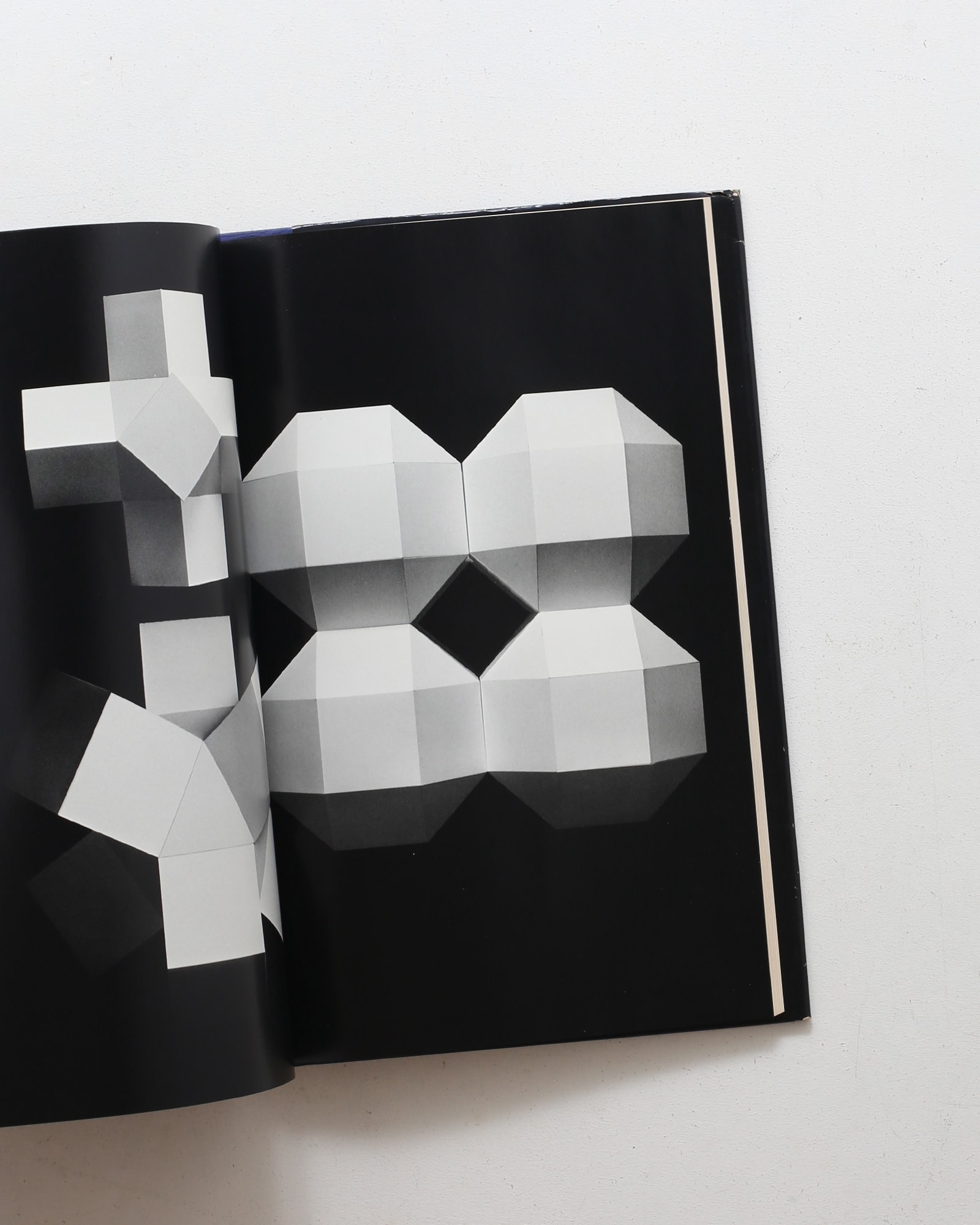 紙のフォルム II | 尾川宏 | nostos books ノストスブックス