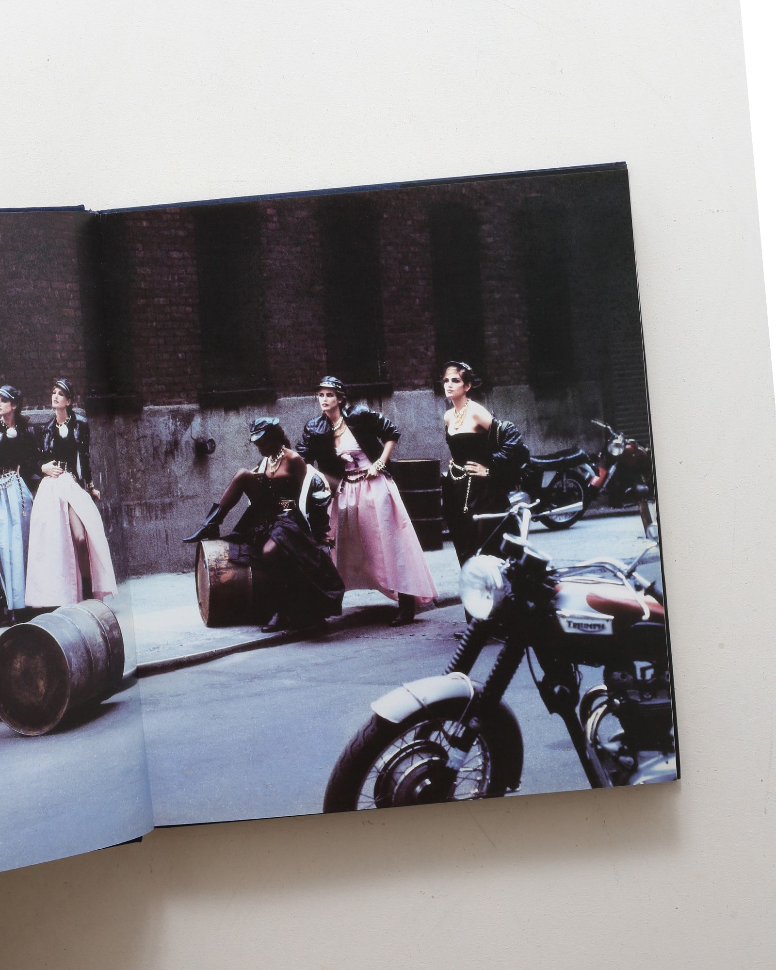 On the Edge: Images from 100 Years of VOGUE | nostos books ノスト