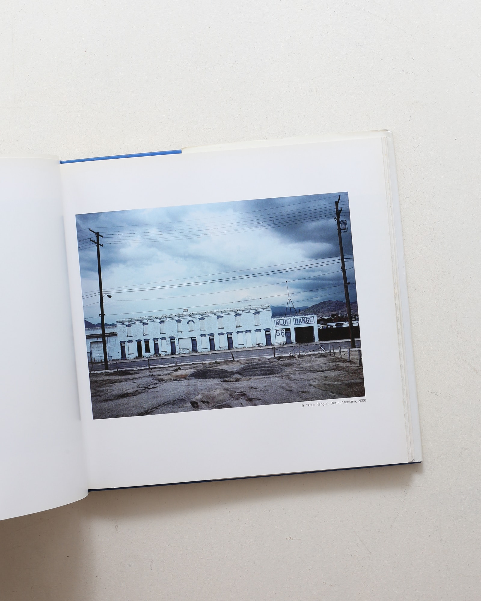 Pictures from the Surface of the Earth ハードカバー版 | Wim