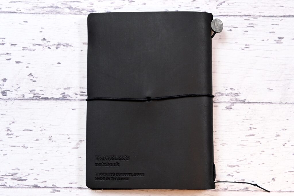 初めてのブラック】パスポートサイズのトラベラーズノートを購入！