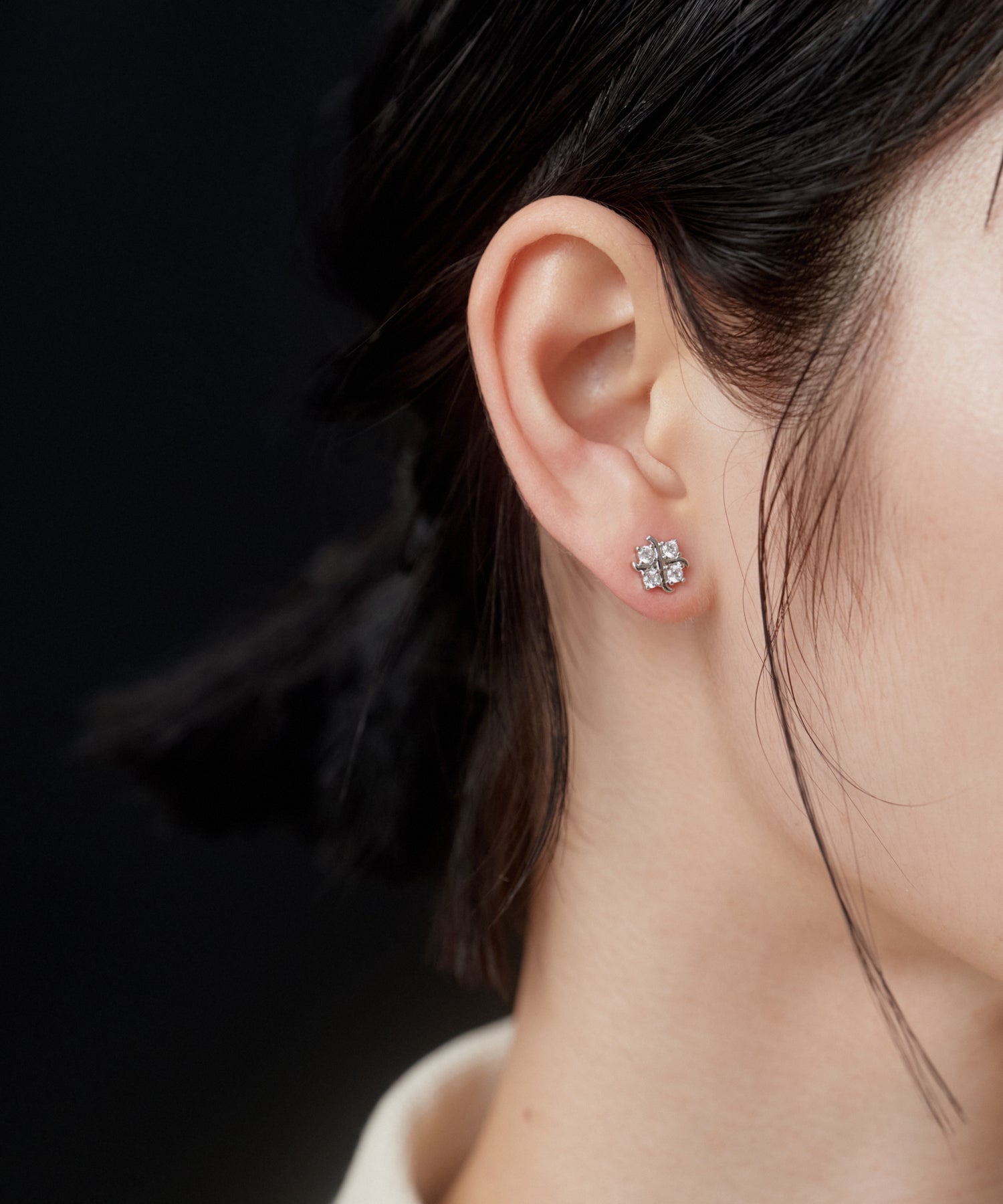 Cross CZ Pierce | 大人のための毎日使えるピアス通販ショップ