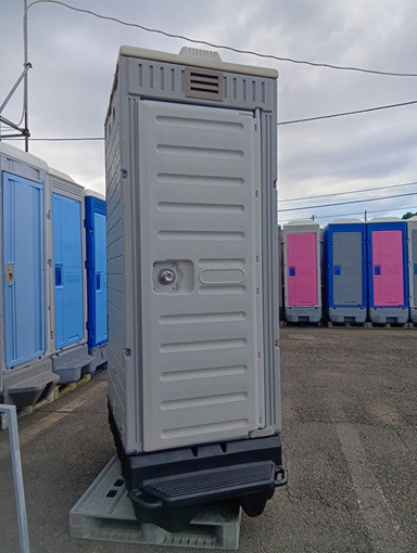 中古【仮設トイレ】EX1_2173 中古 扉新品 ポンプ式簡易水洗トイレ(和式