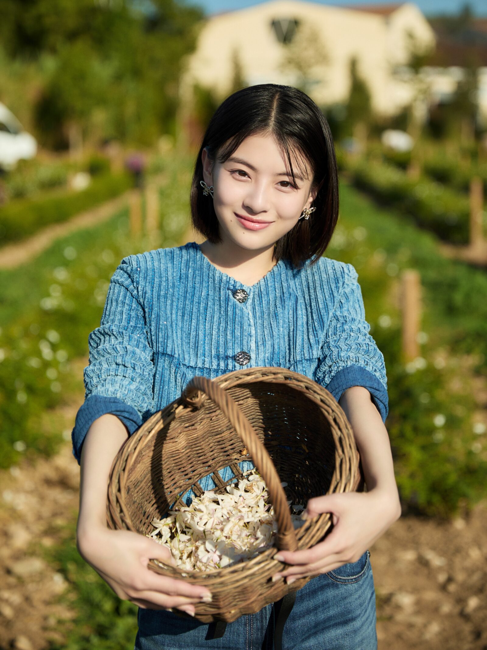 シャネル N°5 が生まれる土地。出口夏希とJURIN(XG)のグラース訪問記