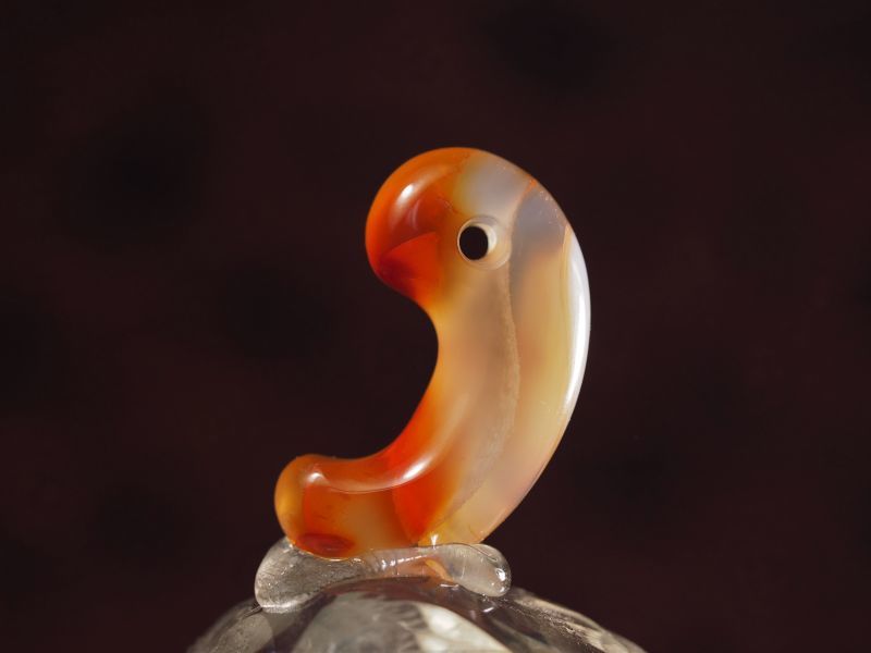 古墳時代・天然赤瑪瑙製勾玉（特大サイズ）