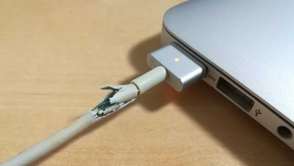 MacBook Air（11インチ、2012）の電源ケーブル交換｜OAR STYLE