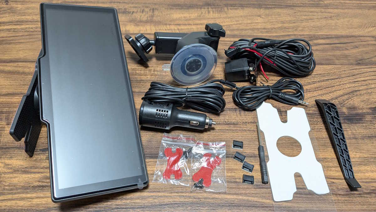 Spedalの工事不要で取り付けられるドライブレコーダー兼カーオーディオ