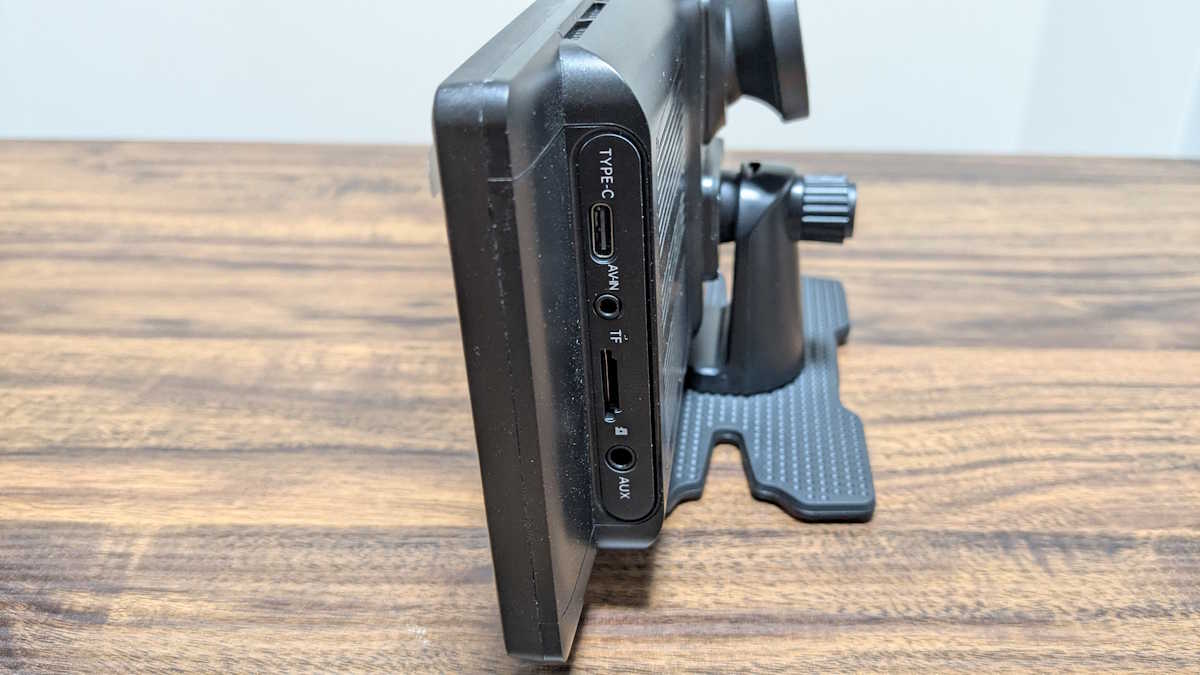 Spedalの工事不要で取り付けられるドライブレコーダー兼カーオーディオ