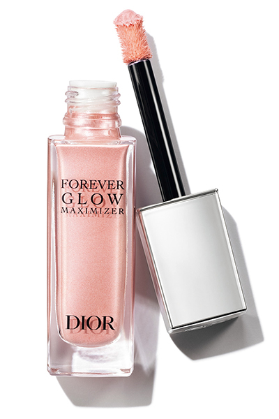 名品コスメ】「ディオール」の〝ハイライター〟は誰がどう塗っても