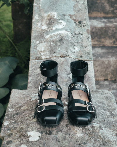 ディオール新作、ストラップ使いがパンキッシュなバレリーナシューズ2